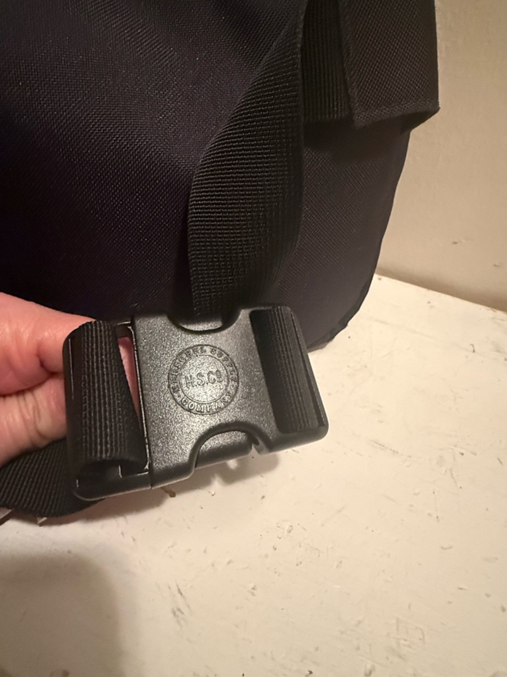 Herschel Supply Co. Black Crossbody / Waist Bag Hip Pack Polyester EUC - Picture 4 of 7